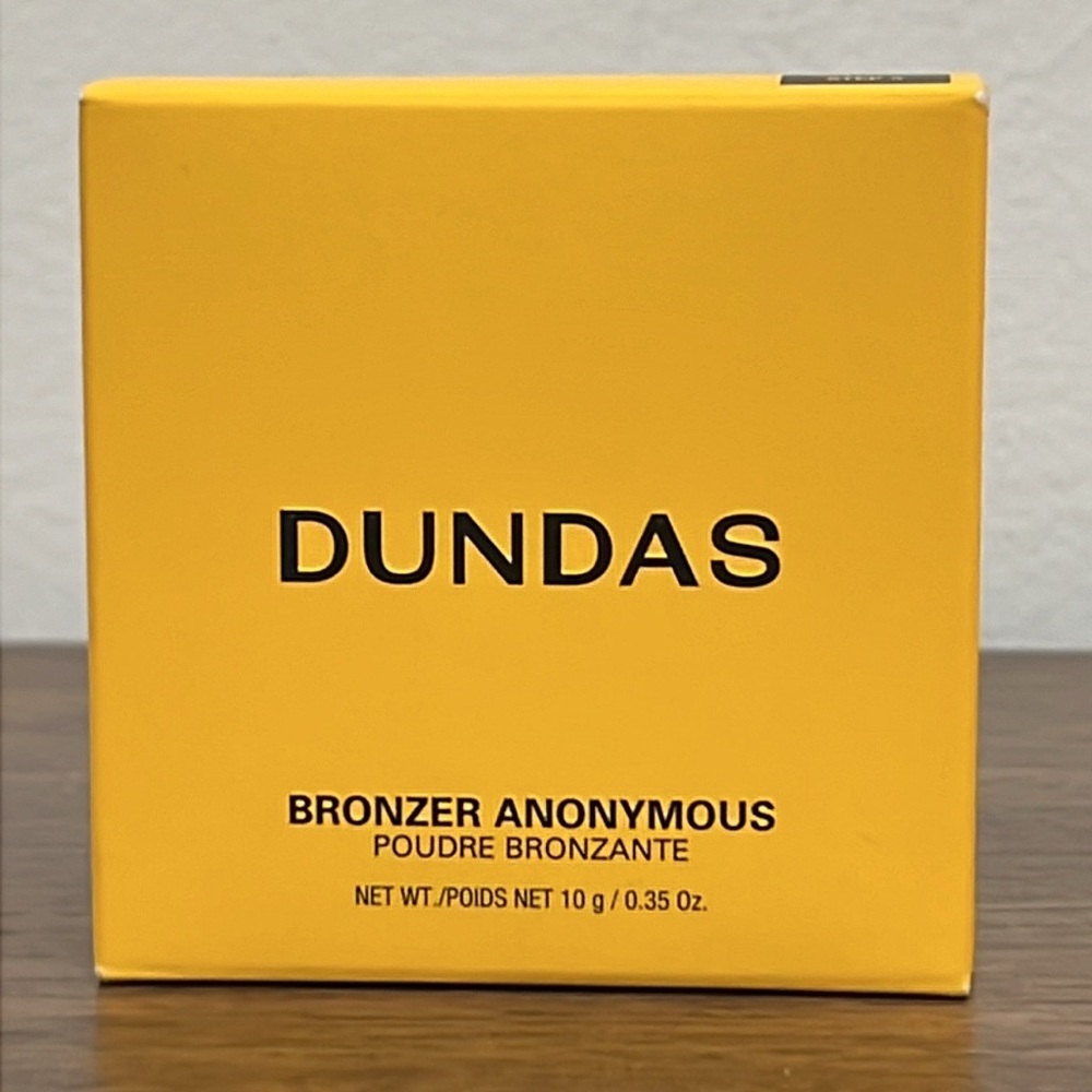 DUNDAS BEAUTY Bronzer Anonymous - Step 3